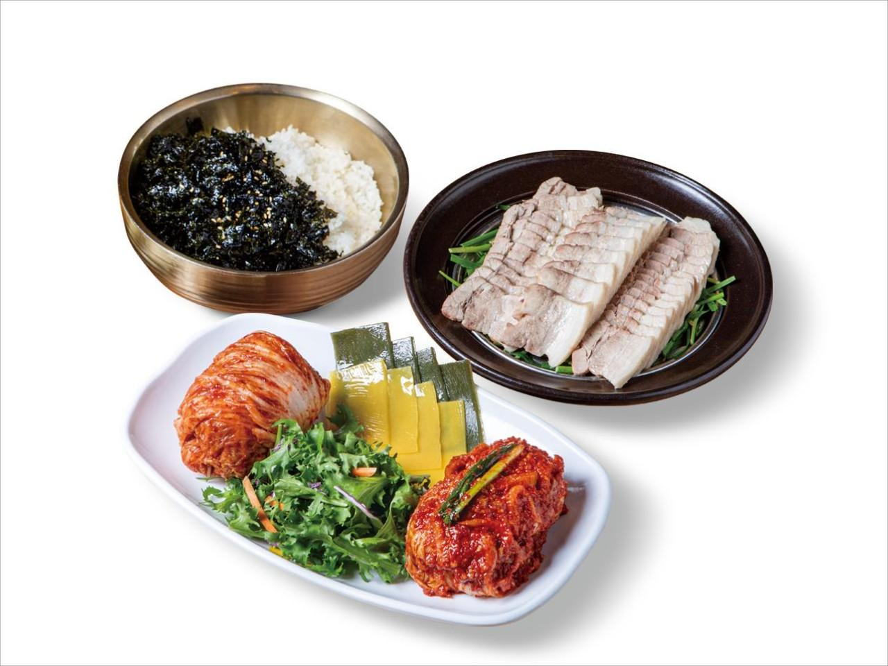 실비김치와 보쌈김치를 함께 즐기는 보쌈 한 상